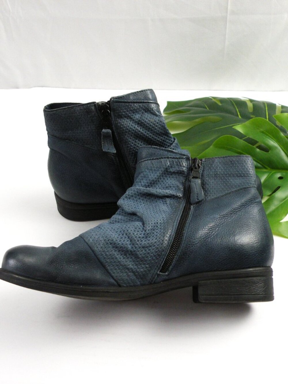 Miz Mooz Leather Ankle Boots Sallie in River Vintage Blue Size 39 8.5-9 Wide - Picture 3 of 7
